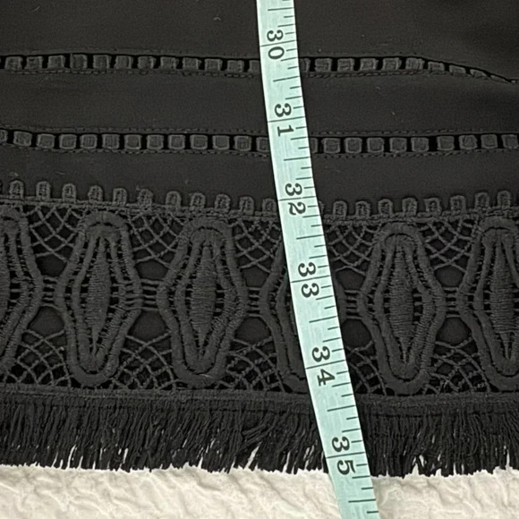 Cynthia Rowley Black Shift Dress Short Sleeve Crochet Hem Gold Zipper Size 8 - Picture 11 of 13